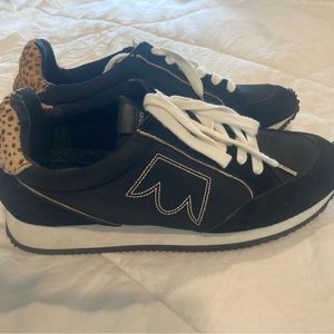 Birdies, the roadrunner, size 9.  Only worn once.